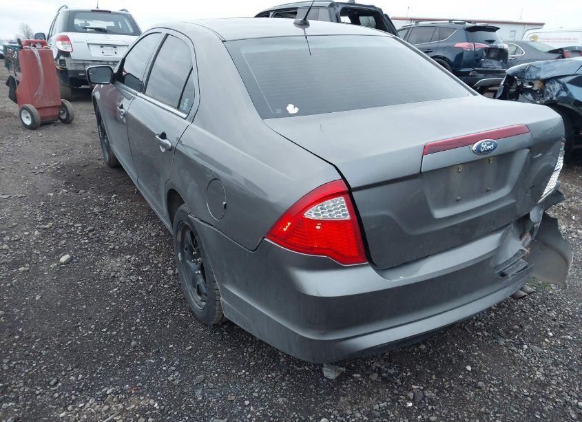 Photo 3 of 2011 Ford Fusion SE (VIN 3FAHP0HA8BR148336)
