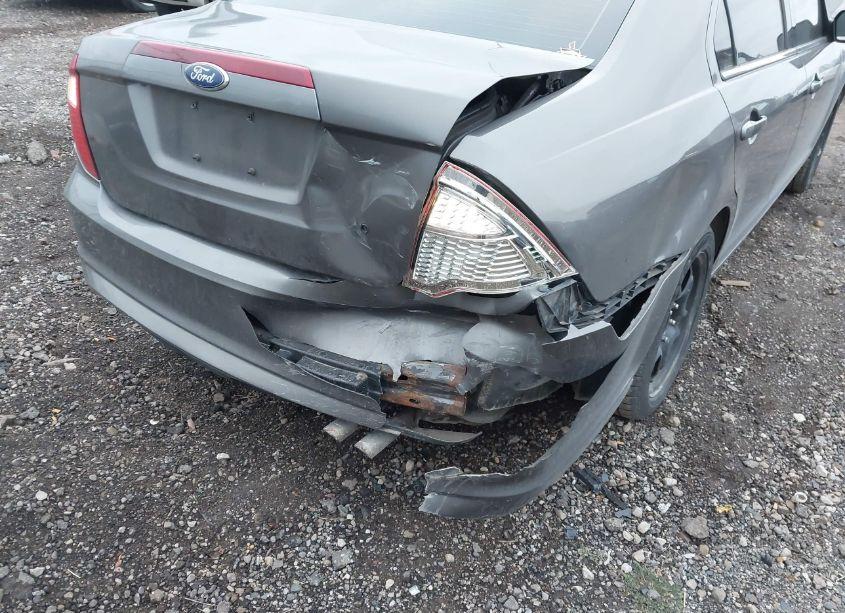 Photo 6 of 2011 Ford Fusion SE (VIN 3FAHP0HA8BR148336)