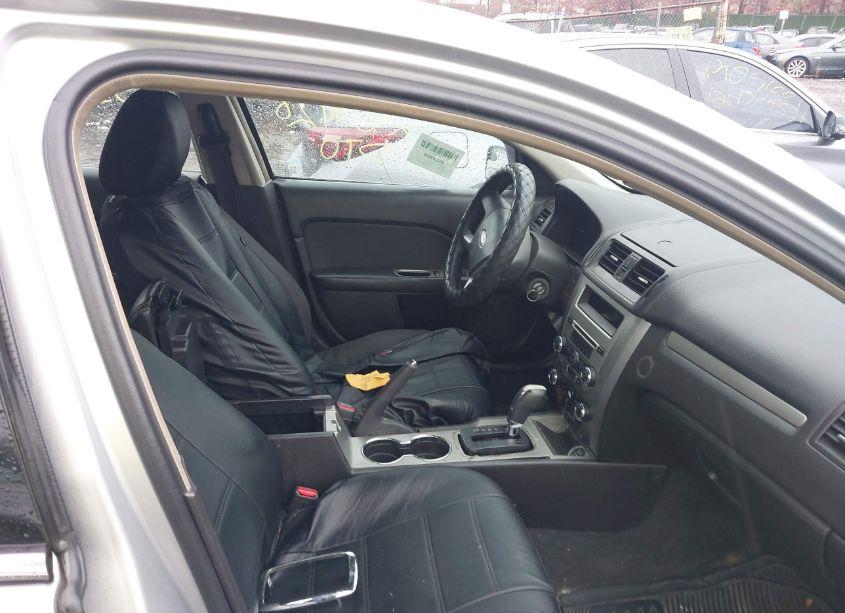 Photo 5 of 2011 Ford Fusion SE (VIN 3FAHP0HA8BR151351)