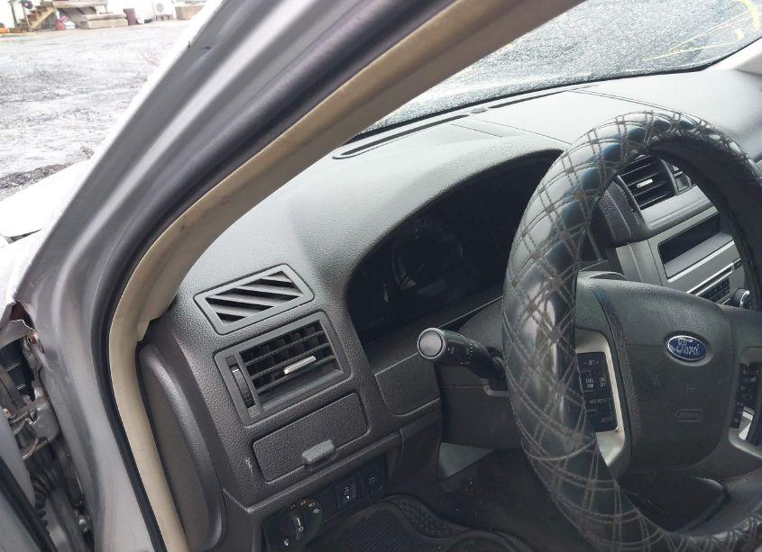 Photo 7 of 2011 Ford Fusion SE (VIN 3FAHP0HA8BR151351)