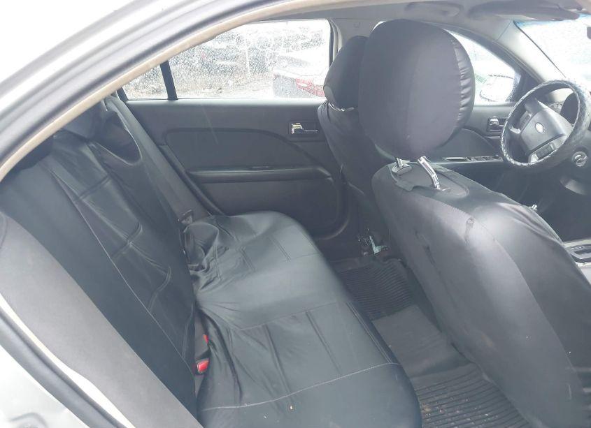 Photo 8 of 2011 Ford Fusion SE (VIN 3FAHP0HA8BR151351)