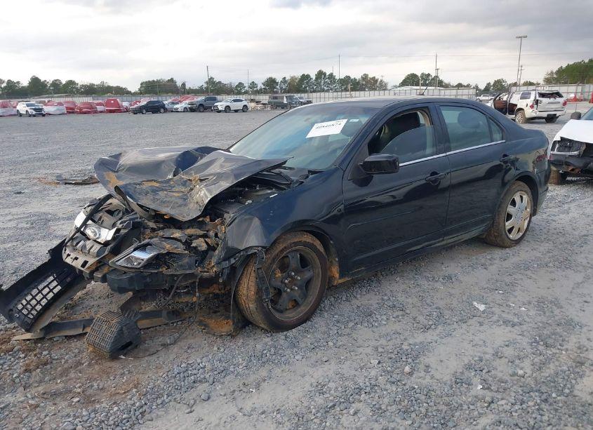 Photo 2 of 2011 Ford Fusion SE (VIN 3FAHP0HA8BR161846)