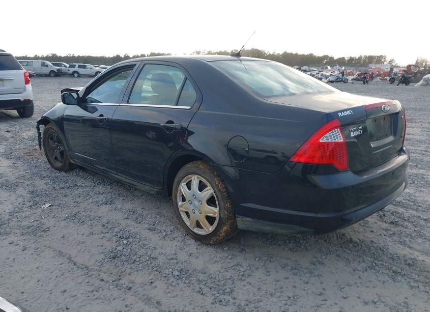 Photo 3 of 2011 Ford Fusion SE (VIN 3FAHP0HA8BR161846)