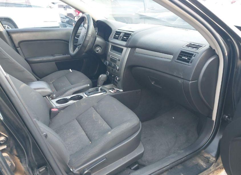 Photo 5 of 2011 Ford Fusion SE (VIN 3FAHP0HA8BR161846)