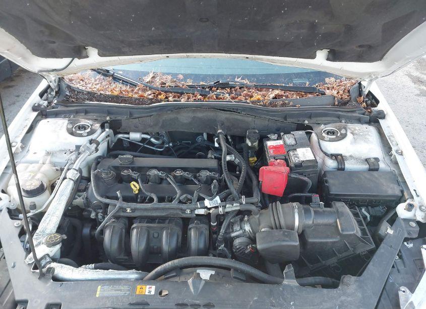 Photo 10 of 2011 Ford Fusion SE (VIN 3FAHP0HA8BR192353)