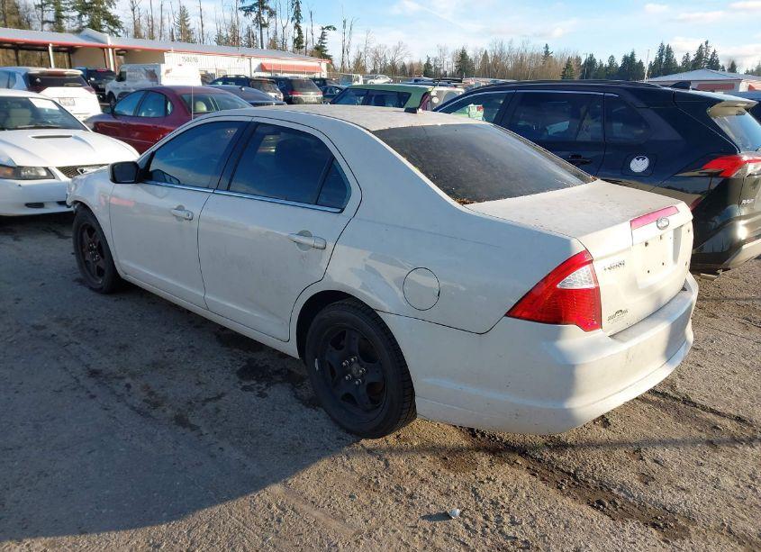 Photo 3 of 2011 Ford Fusion SE (VIN 3FAHP0HA8BR192353)