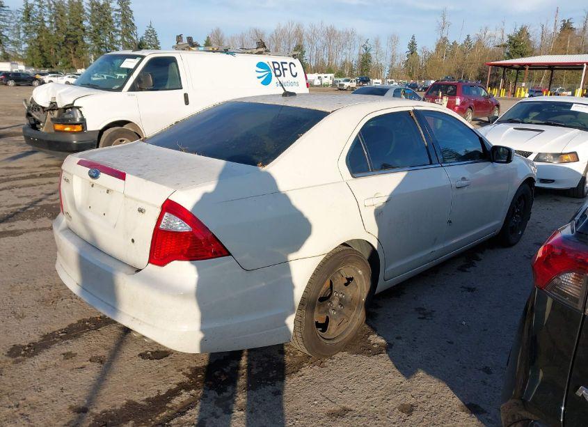 Photo 4 of 2011 Ford Fusion SE (VIN 3FAHP0HA8BR192353)