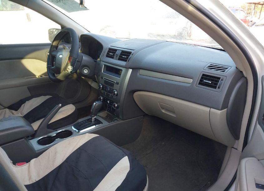 Photo 5 of 2011 Ford Fusion SE (VIN 3FAHP0HA8BR192353)