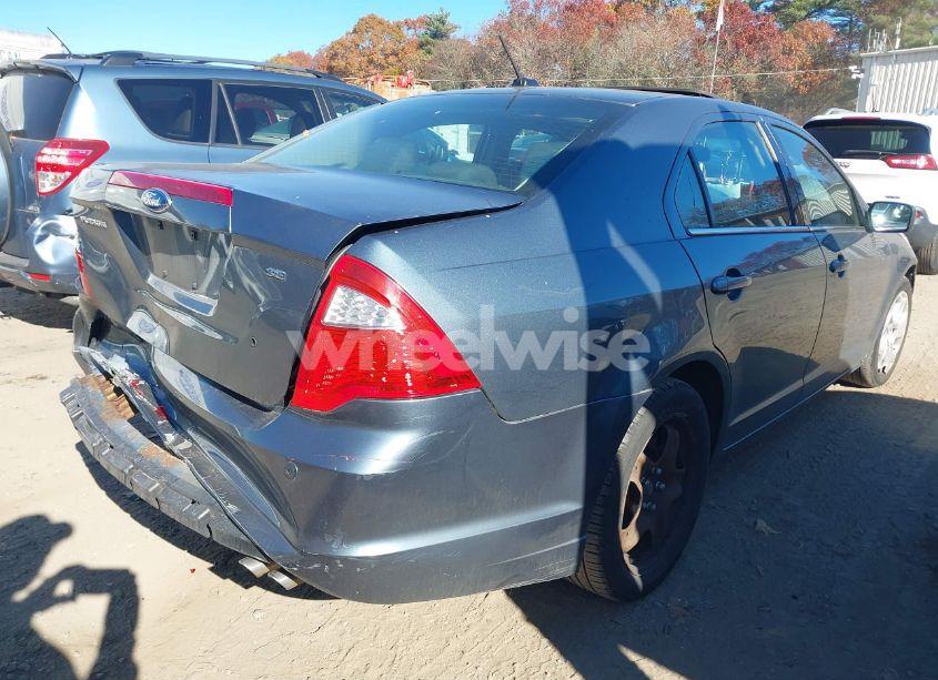 Photo 4 of 2011 Ford Fusion SE (VIN 3FAHP0HA8BR198900)