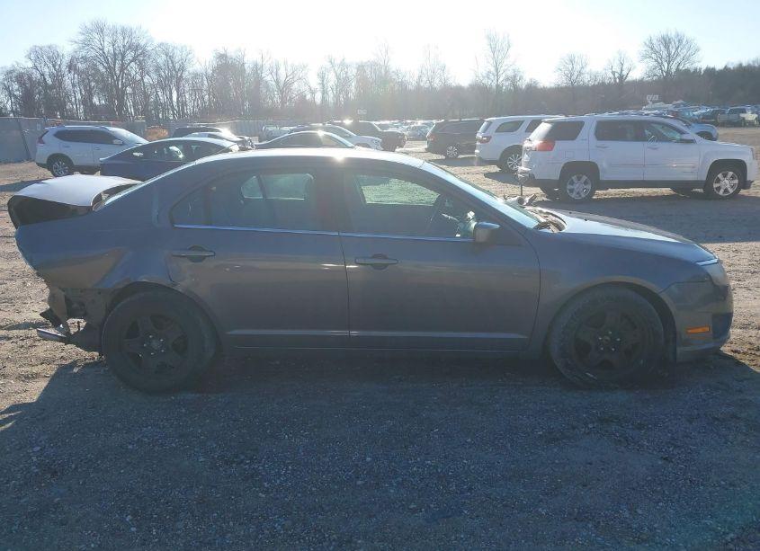 Photo 11 of 2011 Ford Fusion SE (VIN 3FAHP0HA8BR212696)