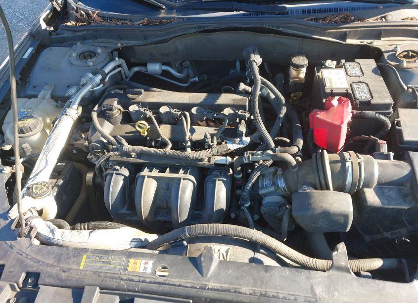 Photo 8 of 2011 Ford Fusion SE (VIN 3FAHP0HA8BR212696)