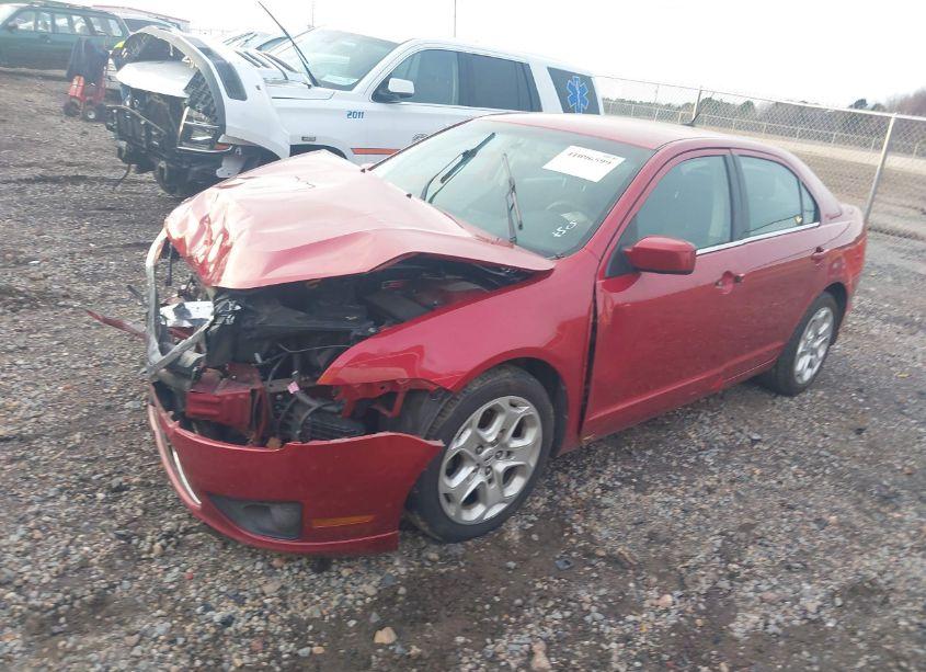 Photo 2 of 2011 Ford Fusion SE (VIN 3FAHP0HA8BR218367)