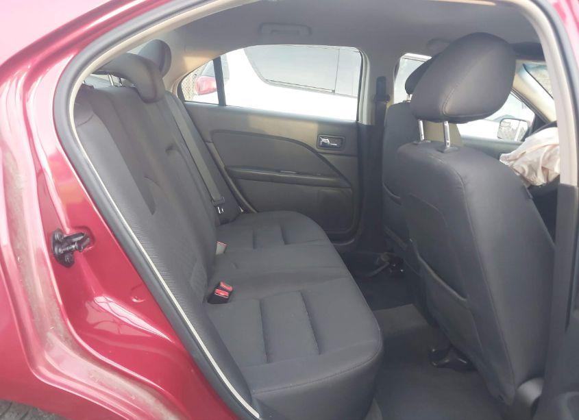 Photo 8 of 2011 Ford Fusion SE (VIN 3FAHP0HA8BR218367)