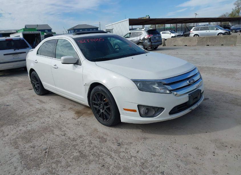 2011 Ford Fusion SE (VIN 3FAHP0HA8BR220636) main photo