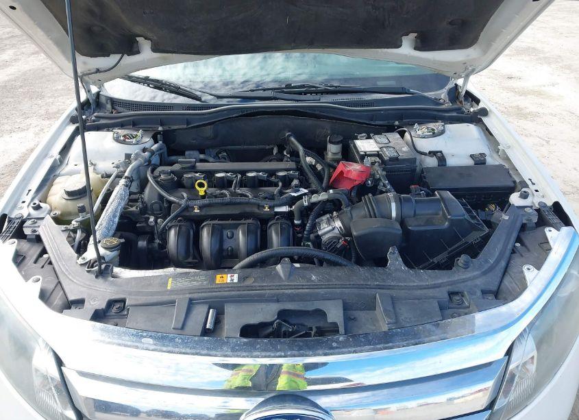Photo 10 of 2011 Ford Fusion SE (VIN 3FAHP0HA8BR220636)