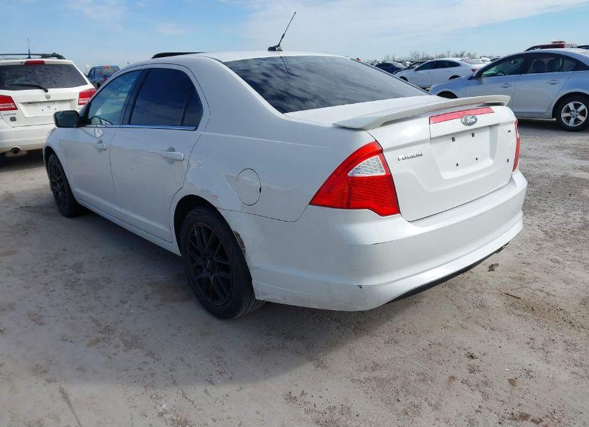 Photo 3 of 2011 Ford Fusion SE (VIN 3FAHP0HA8BR220636)