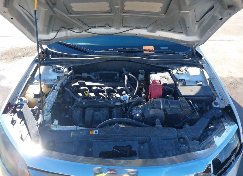 Photo 10 of 2011 Ford Fusion SE (VIN 3FAHP0HA8BR297667)