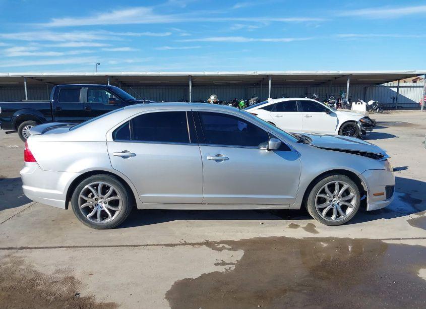 Photo 13 of 2011 Ford Fusion SE (VIN 3FAHP0HA8BR297667)