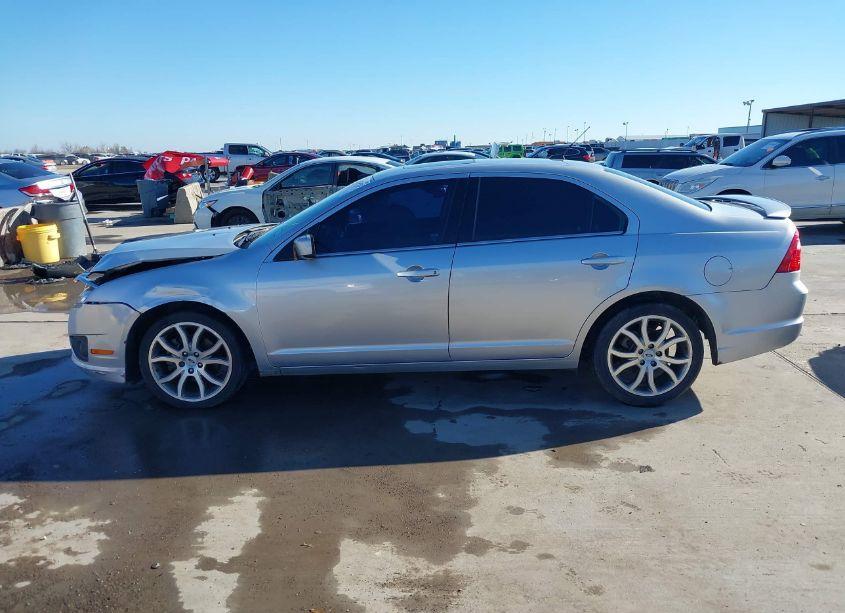 Photo 14 of 2011 Ford Fusion SE (VIN 3FAHP0HA8BR297667)