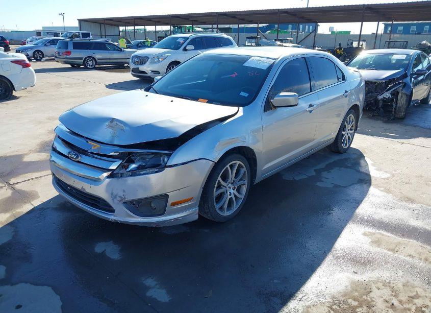 Photo 2 of 2011 Ford Fusion SE (VIN 3FAHP0HA8BR297667)