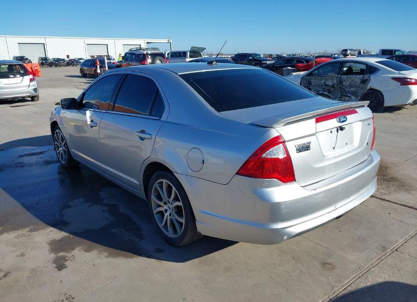 Photo 3 of 2011 Ford Fusion SE (VIN 3FAHP0HA8BR297667)