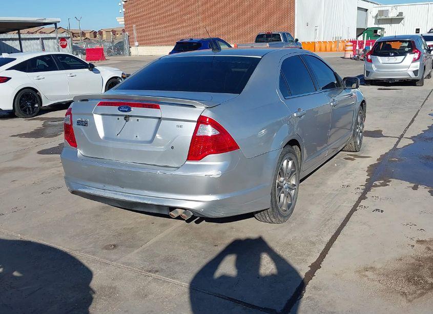 Photo 4 of 2011 Ford Fusion SE (VIN 3FAHP0HA8BR297667)