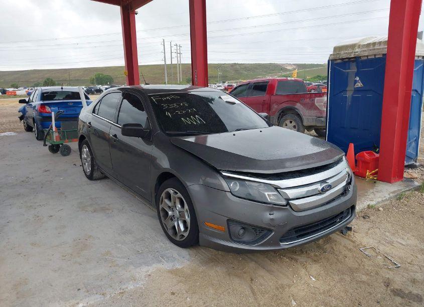 2011 Ford Fusion SE (VIN 3FAHP0HA8BR304410) main photo