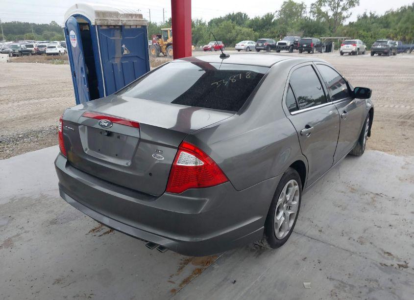 Photo 4 of 2011 Ford Fusion SE (VIN 3FAHP0HA8BR304410)