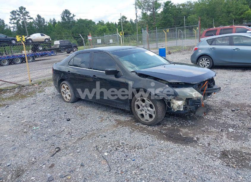 2011 Ford Fusion SE (VIN 3FAHP0HA8BR305332) main photo