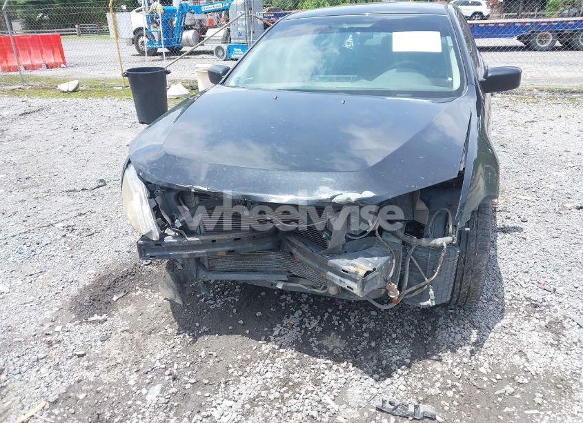 Photo 6 of 2011 Ford Fusion SE (VIN 3FAHP0HA8BR305332)