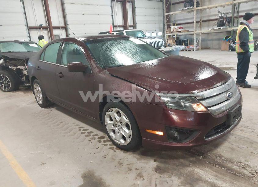 2011 Ford Fusion SE (VIN 3FAHP0HA8BR320915) main photo