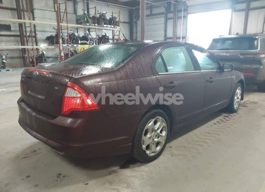 Photo 4 of 2011 Ford Fusion SE (VIN 3FAHP0HA8BR320915)