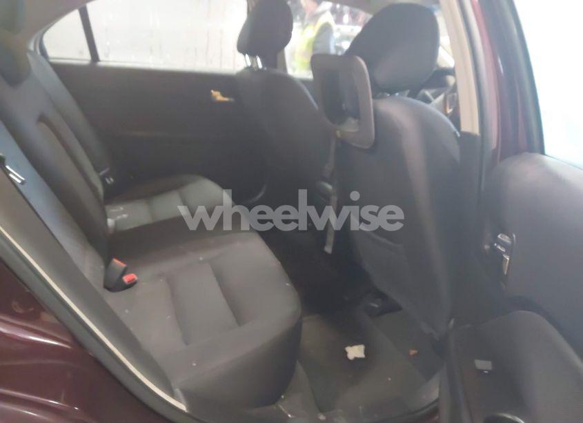 Photo 8 of 2011 Ford Fusion SE (VIN 3FAHP0HA8BR320915)