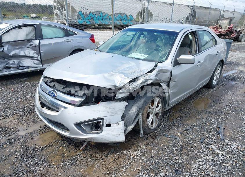 Photo 2 of 2012 Ford Fusion SE (VIN 3FAHP0HA8CR102569)
