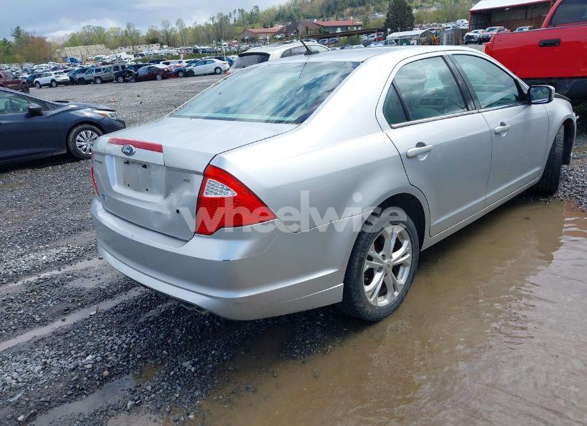 Photo 4 of 2012 Ford Fusion SE (VIN 3FAHP0HA8CR102569)