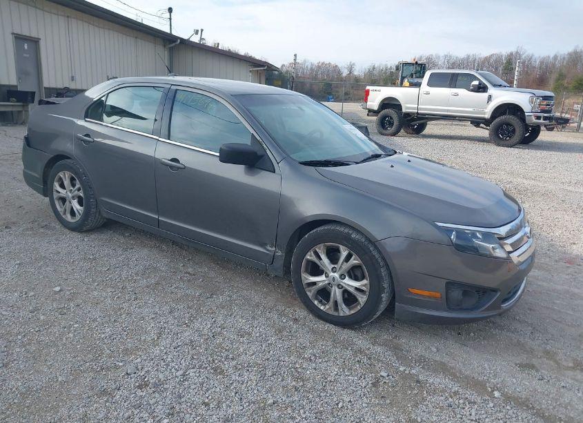 2012 Ford Fusion SE (VIN 3FAHP0HA8CR116715) main photo