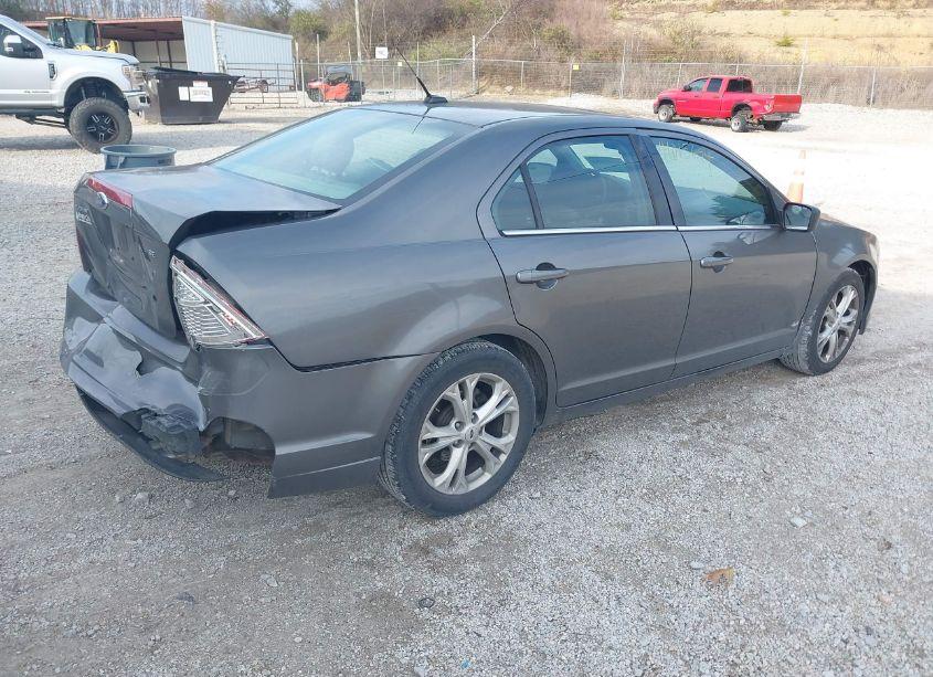 Photo 4 of 2012 Ford Fusion SE (VIN 3FAHP0HA8CR116715)