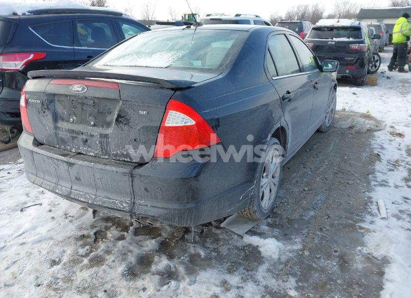 Photo 4 of 2012 Ford Fusion SE (VIN 3FAHP0HA8CR135829)
