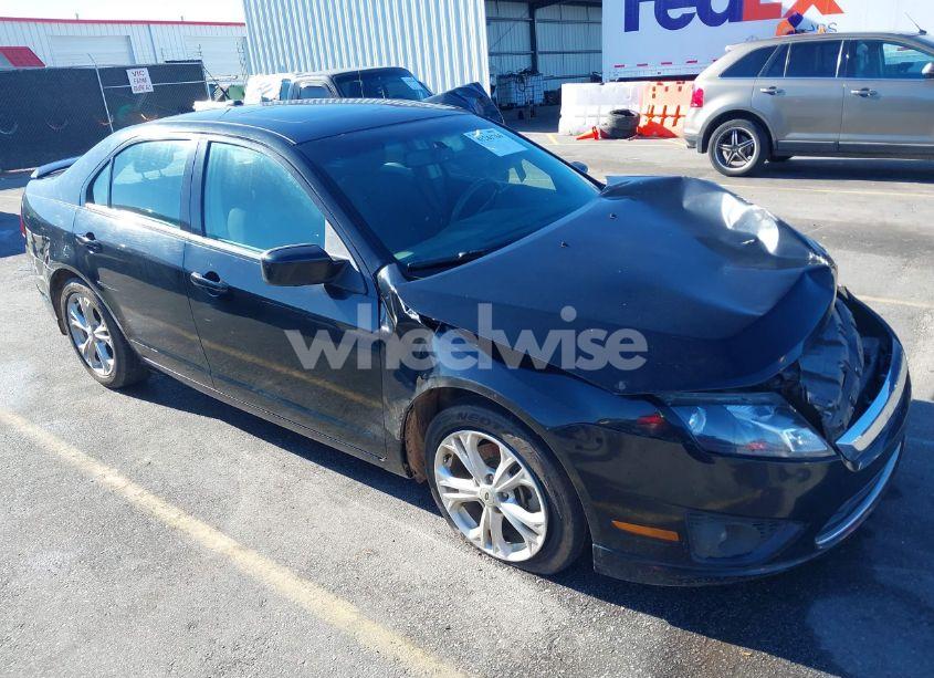 2012 Ford Fusion SE (VIN 3FAHP0HA8CR141064) main photo