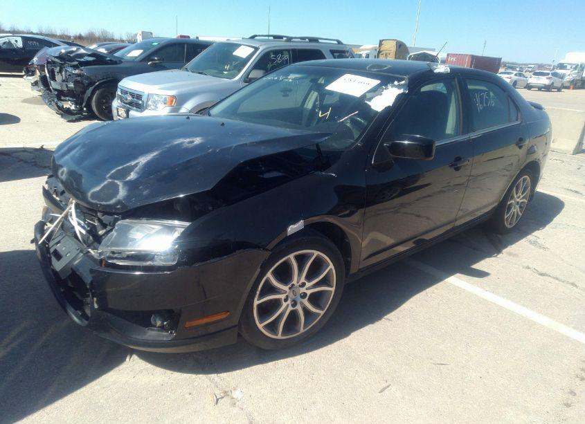 Photo 2 of 2012 Ford Fusion SE (VIN 3FAHP0HA8CR142067)