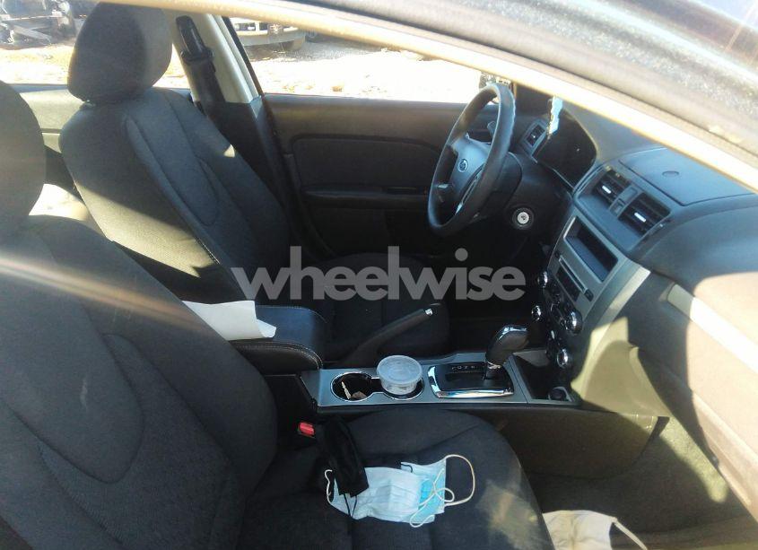 Photo 5 of 2012 Ford Fusion SE (VIN 3FAHP0HA8CR179541)