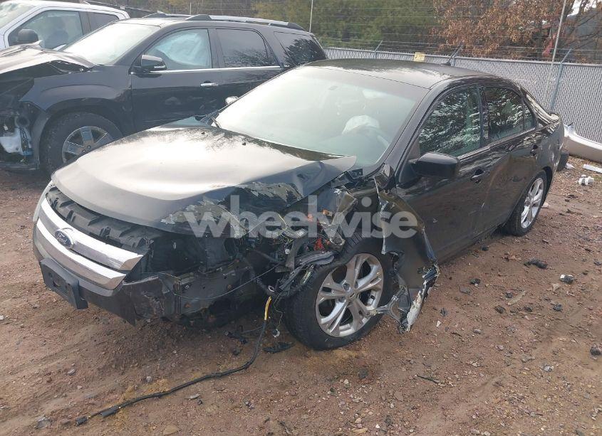 Photo 2 of 2012 Ford Fusion SE (VIN 3FAHP0HA8CR214336)