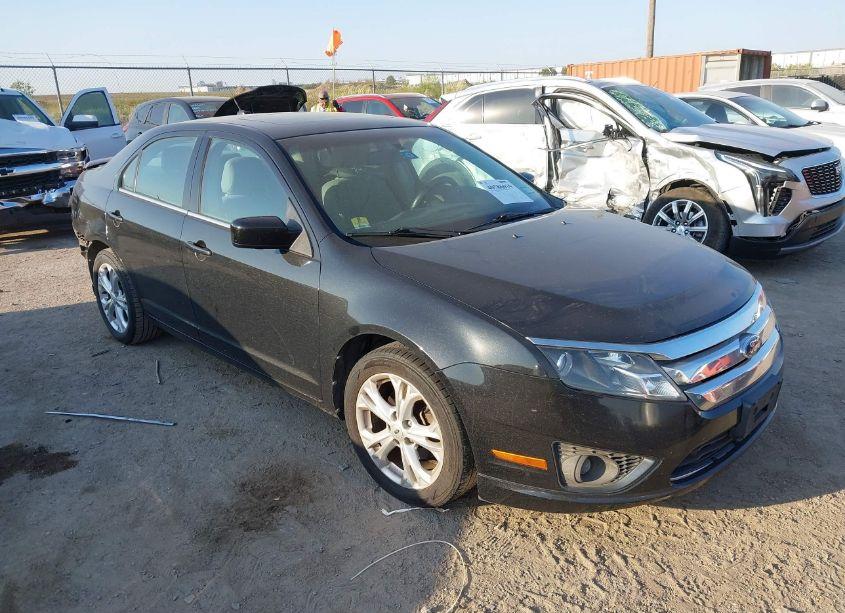 2012 Ford Fusion SE (VIN 3FAHP0HA8CR237552) main photo