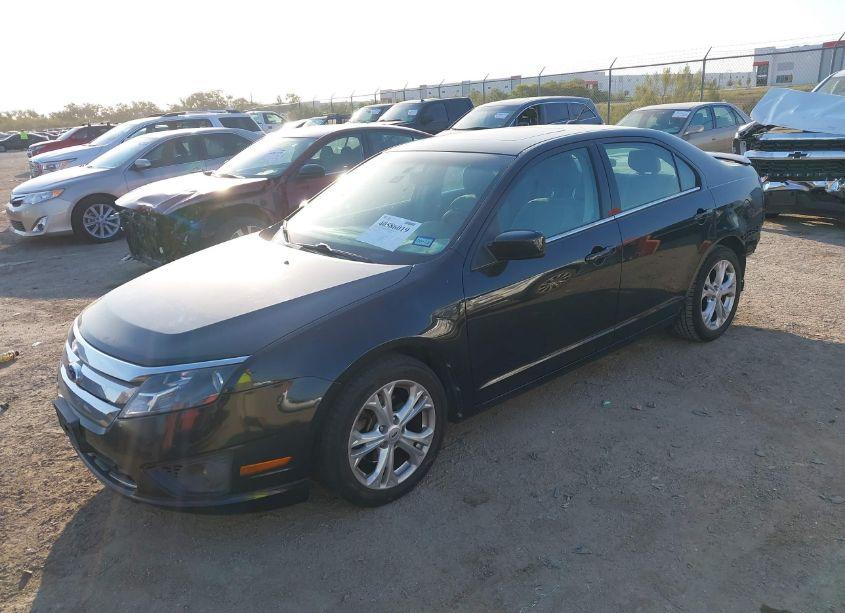 Photo 2 of 2012 Ford Fusion SE (VIN 3FAHP0HA8CR237552)