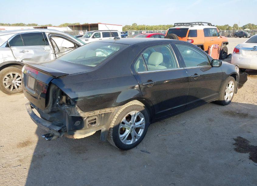 Photo 4 of 2012 Ford Fusion SE (VIN 3FAHP0HA8CR237552)
