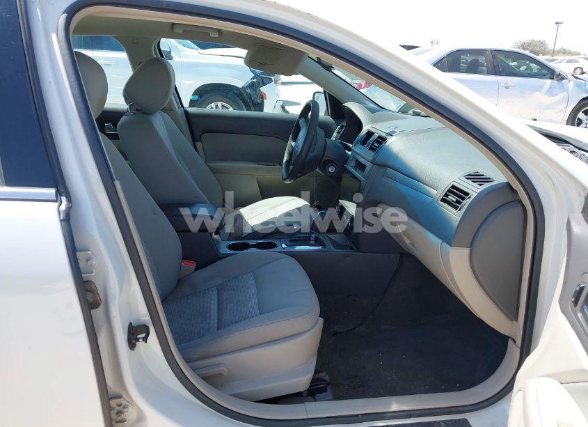 Photo 5 of 2012 Ford Fusion SE (VIN 3FAHP0HA8CR261558)