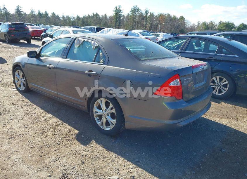 Photo 3 of 2012 Ford Fusion SE (VIN 3FAHP0HA8CR297914)