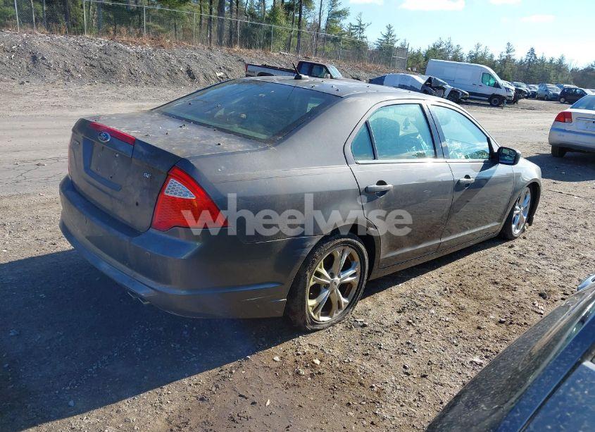 Photo 4 of 2012 Ford Fusion SE (VIN 3FAHP0HA8CR297914)