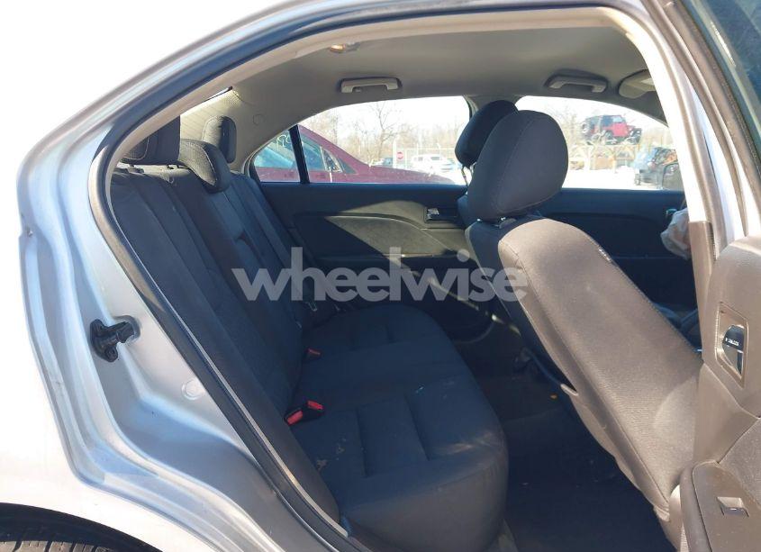 Photo 8 of 2012 Ford Fusion SE (VIN 3FAHP0HA8CR410969)