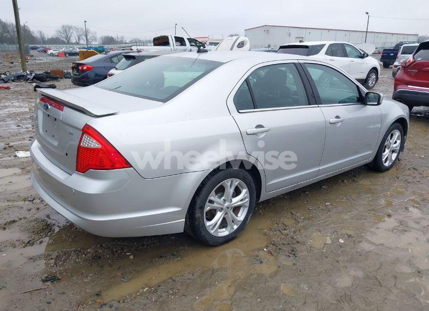 Photo 4 of 2012 Ford Fusion SE (VIN 3FAHP0HA8CR429571)
